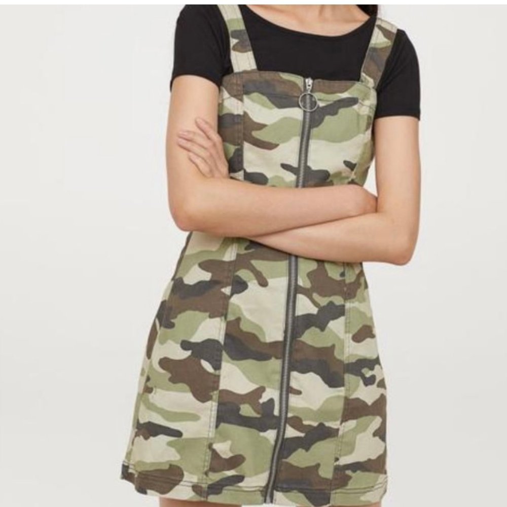 H&M Camouflage Zipper Front Jumper Dress Size 6 NWOT